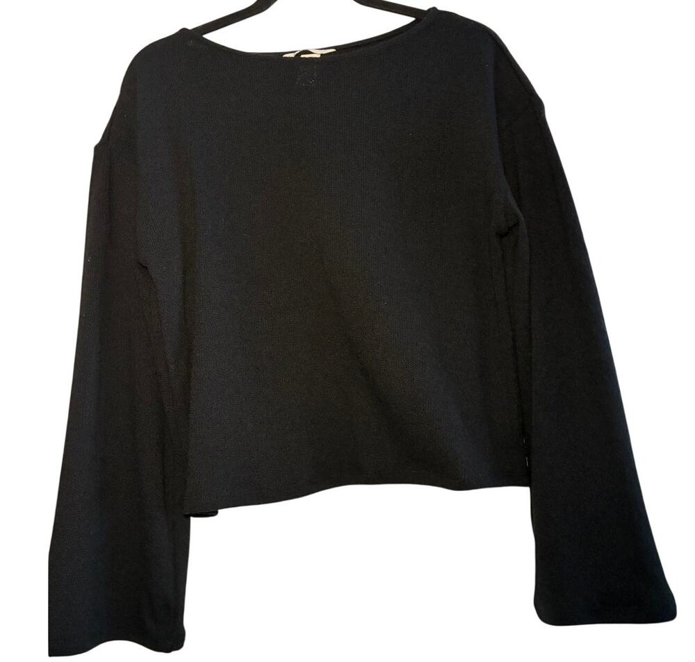 H&M Women’s Black Cropped Knit Sweater Size M Long Sleeve Relaxed Fit